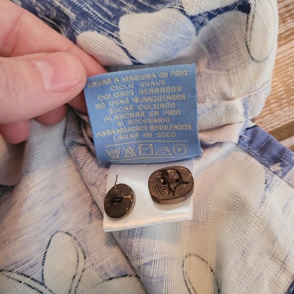 Bermuda Bay 100% silk Blue and white Tropical Floral Hawaiian button up XL - Picture 6 of 10